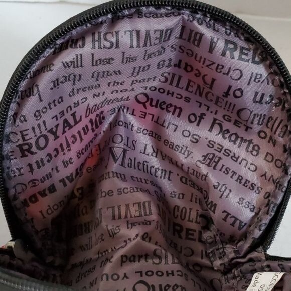 Disney Villains Pouch Bag Clutch Makeup Case Toiletries Queen of Hearts - Picture 8 of 12